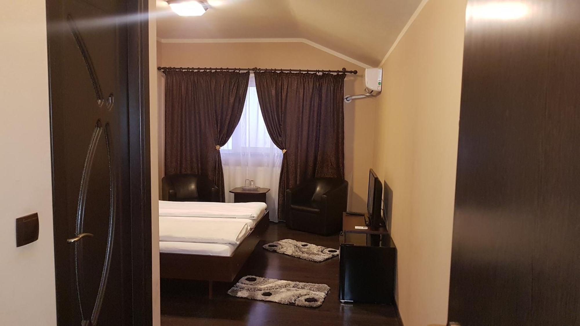 Vila Crinul Craiova Buitenkant foto