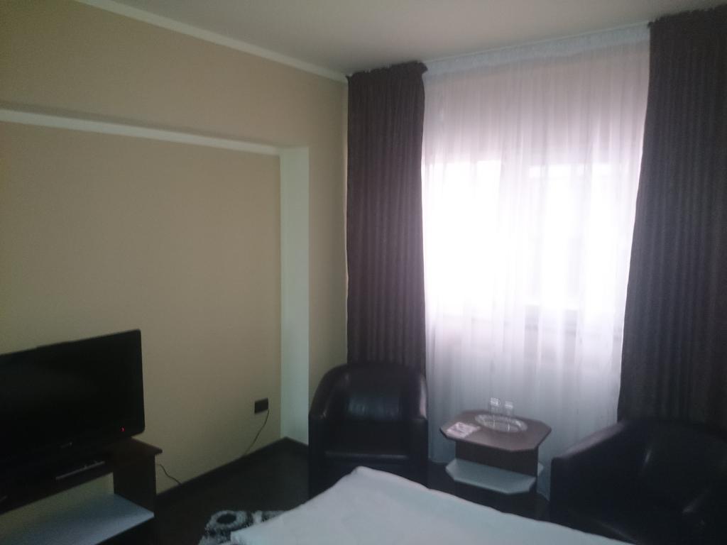 Vila Crinul Craiova Buitenkant foto